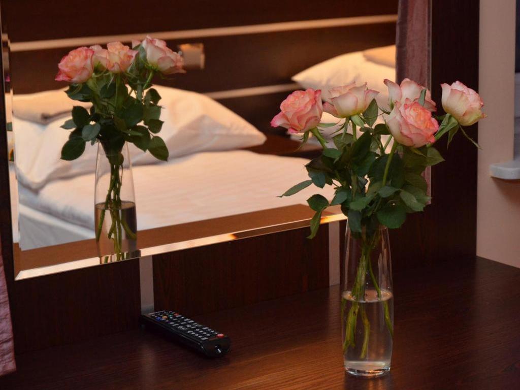 Gosciniec Biznesowy Hostel ดองโบรวา กูร์นิตชา ภายนอก รูปภาพ
